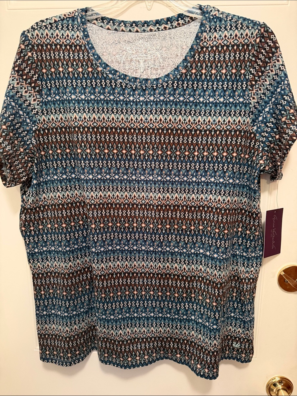 Gloria Vanderbilt Green and Maroon Printed Round Neck Tee Shirt.  2X. NWT